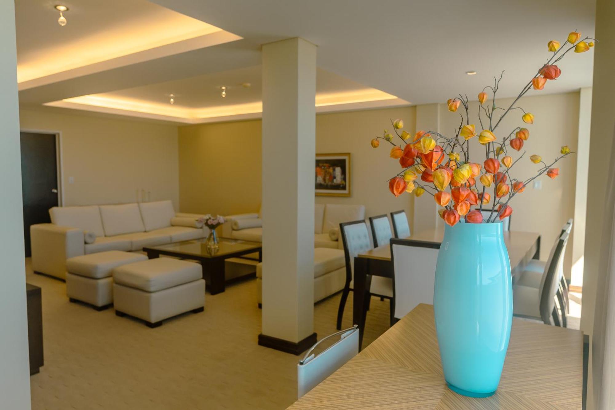 פוארטו מדרין Rayentray Grand Hotel מראה חיצוני תמונה
